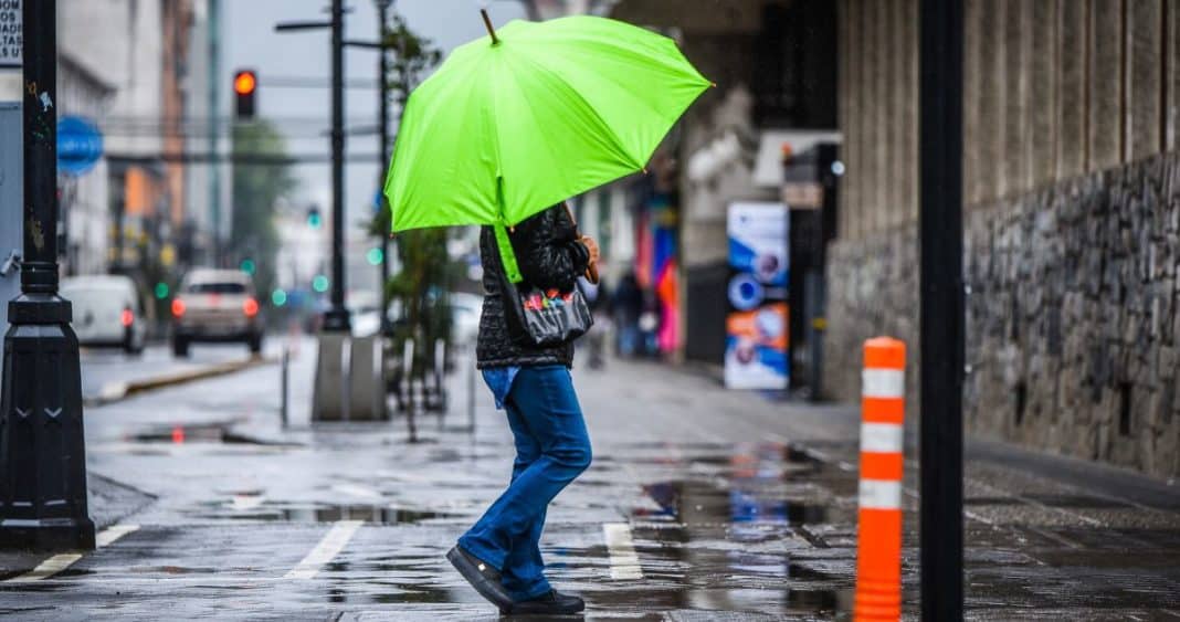 ¡Prepárate para la lluvia! Descubre cuándo y cuánto lloverá en Chile