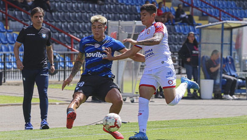 ¡Sorpresa en el CAP! Unión La Calera vence a Huachipato con uno menos