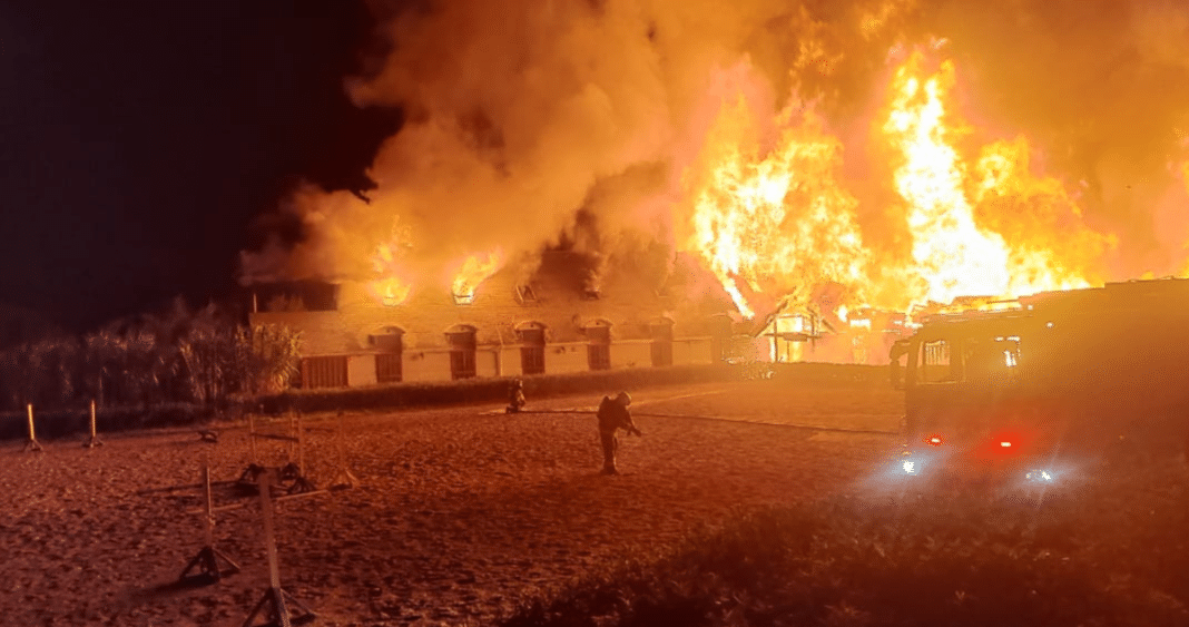 ¡Trágico incendio! Hotel Las Caballerizas en Limache queda en ruinas