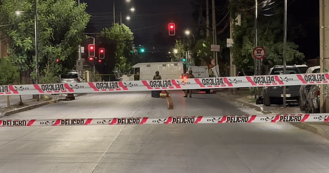 Carabinero se enfrenta a tiros con delincuentes para frustrar portonazo en San Joaquín