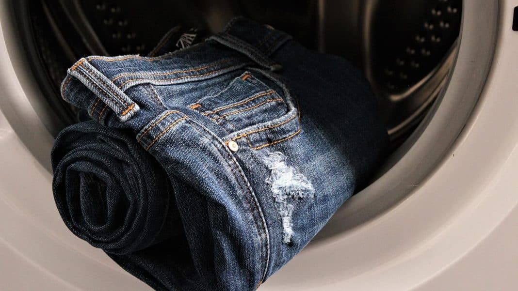 Descubre cuál es la frecuencia ideal para lavar tus jeans