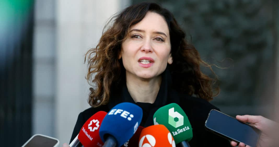 Escándalo de corrupción y fraude en España: líder derechista bajo investigación