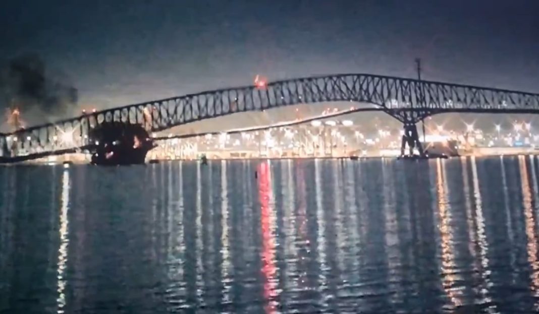 IMPACTANTE VIDEO: Puente en Baltimore se derrumba tras choque de un barco contra uno de los pilares