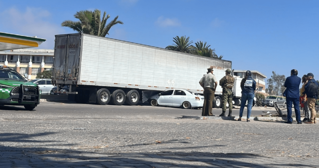 Impactante: Hombre baleado en la cabeza mientras conducía termina chocando contra un camión en La Serena