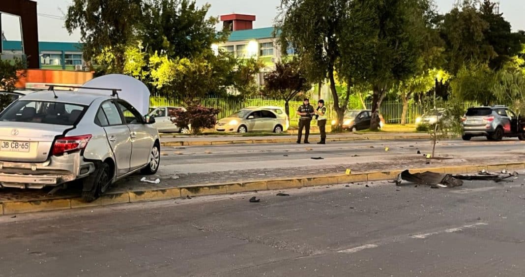 Impactante accidente de tránsito en Peñalolén: conductor en riesgo vital