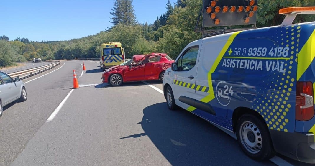 Impactante accidente en la Ruta del Itata: conductor muere tras colisionar con barreras