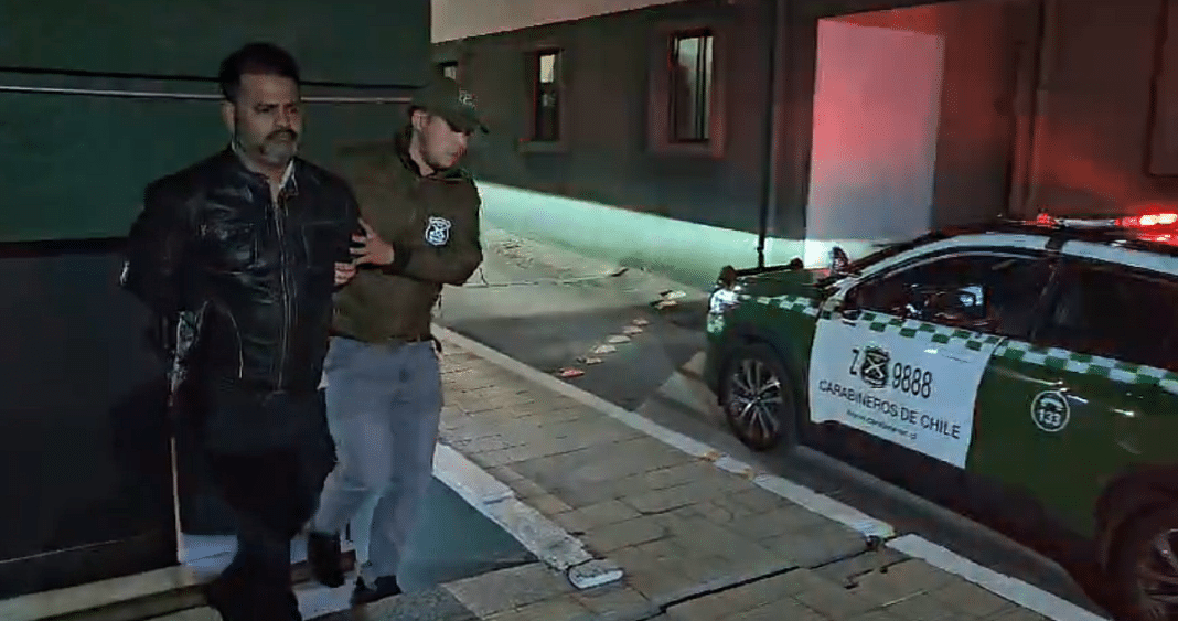 Impactante agresión: Sujeto viola prohibición y golpea brutalmente a su expareja en Las Condes