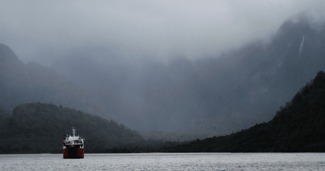 Impactante desaparición en Puerto Chacabuco: la búsqueda del pescador que conmociona a todos