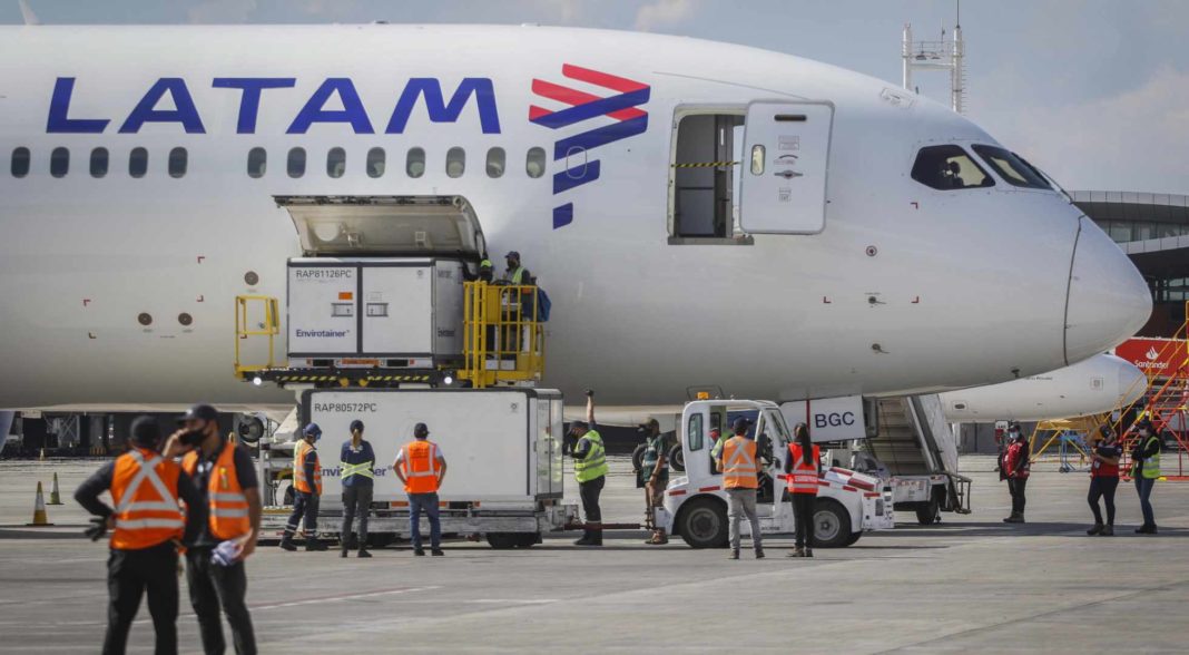 Impactante incidente en vuelo de Latam: 50 personas heridas