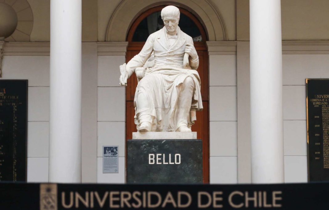 Universidad de Chile toma medidas contra deudores de pensión para postular a fondos concursables