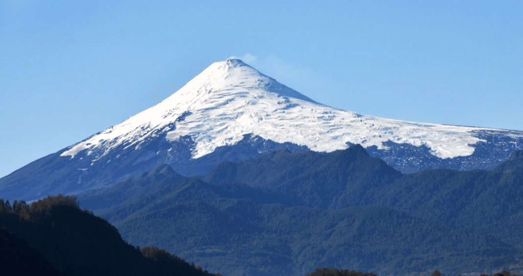 ¡Alerta en el volcán Villarrica! Incremento de actividad sísmica y enjambre de temblores