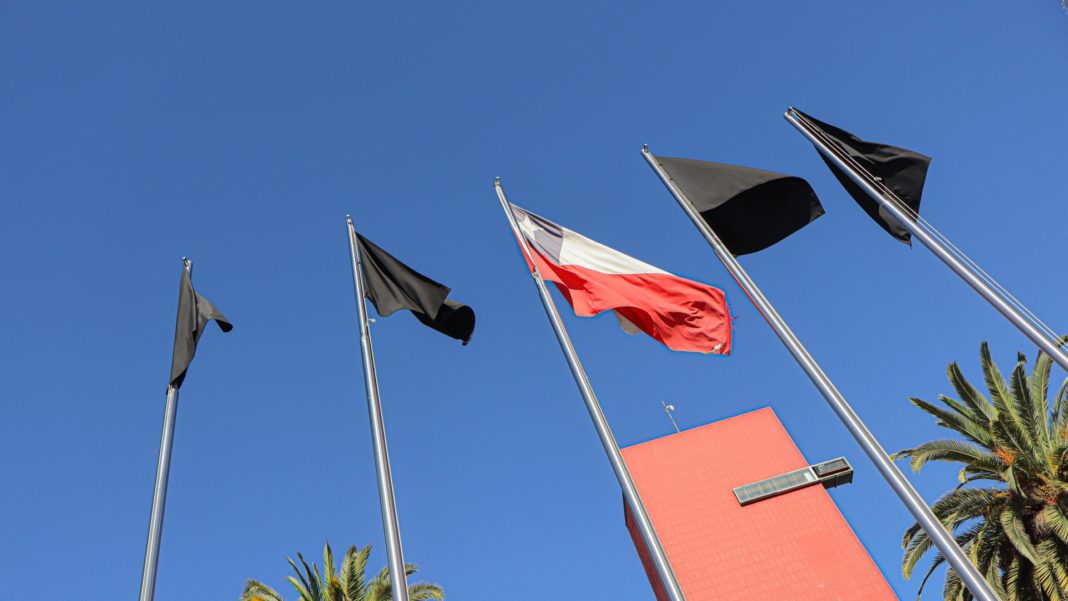 ¡Alerta en la Región del Biobío! Banderas negras ondean por el cierre de Siderúrgica Huachipato