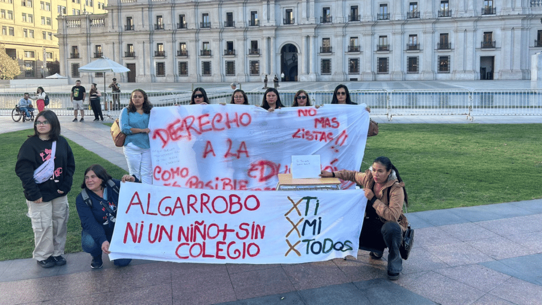 ¡Apoderados desesperados! Miles de estudiantes sin cupo en colegios