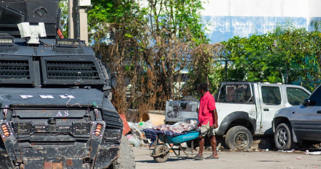 ¡Caos en Haití! Gobierno declara estado de urgencia y toque de queda tras masiva fuga de cárcel
