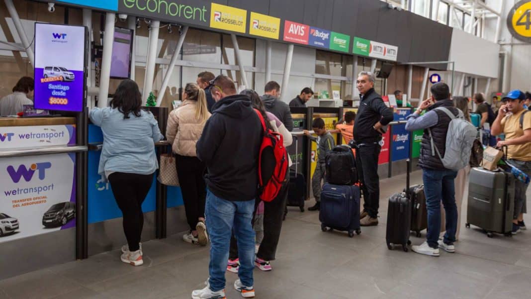 ¡Cuidado! Estafas de falsos taxistas en el aeropuerto de Santiago