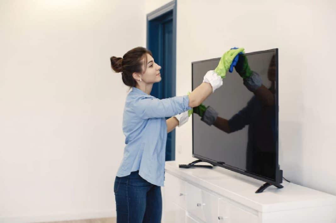 ¡Descubre cómo limpiar la pantalla de tu televisor sin dañarla y mantén una calidad de imagen óptima!