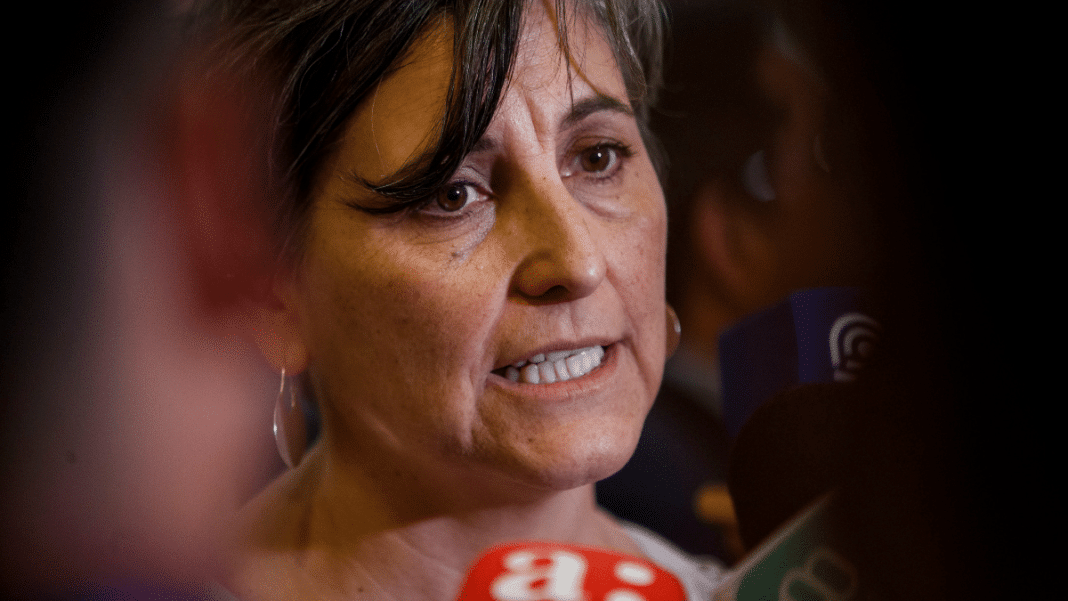 ¡Escándalo en colegio de Arica! Ministra Aguilera solicita renuncia al seremi de Salud