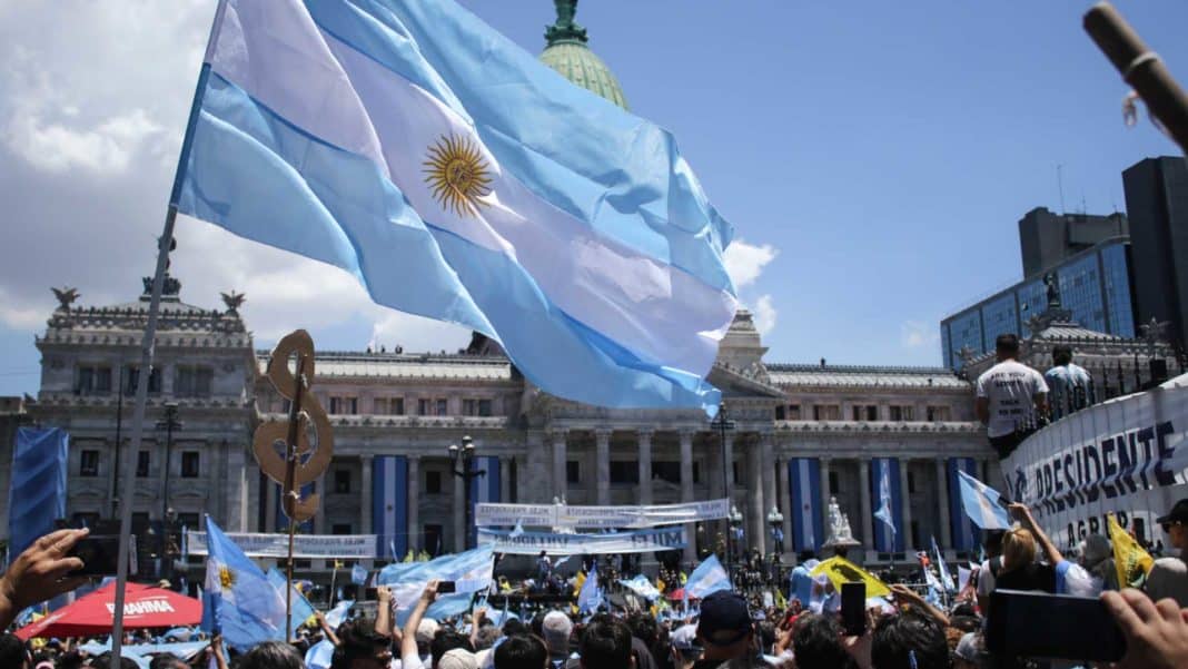 ¡Escándalo en el Senado argentino! Rechazan el megadecreto de Javier Milei