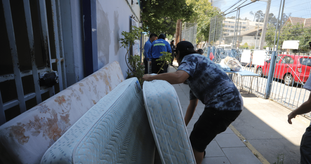 ¡Impactante! Municipio de Quilpué reubica a familias afectadas por incendios a nuevos albergues