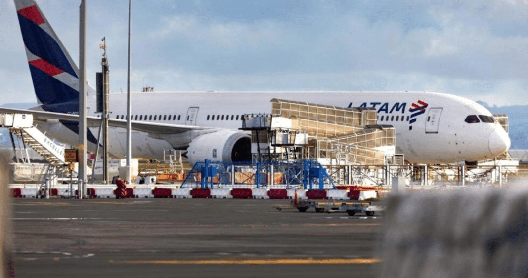 ¡Impactante incidente en vuelo de LATAM! Recuperan la caja negra tras fallo técnico