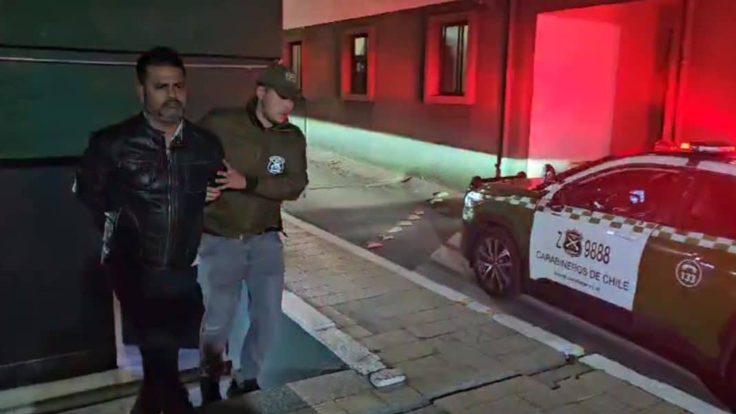 ¡Impactante video! Detienen a sujeto por brutal agresión a su ex pareja en Las Condes