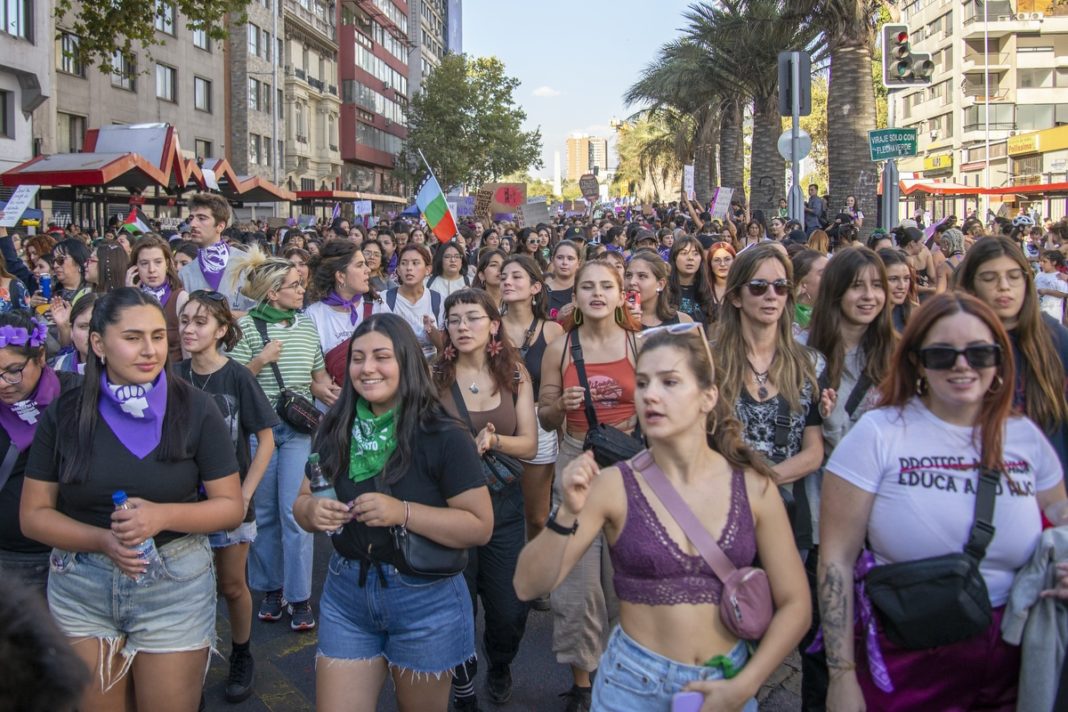 ¡Impresionante! Más de 35 mil personas se unen en marcha histórica por el Día Internacional de la Mujer