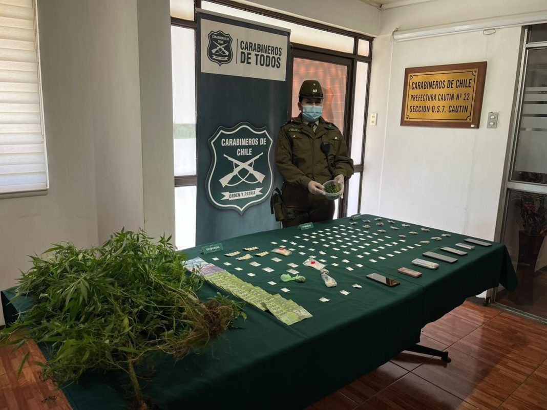 ¡Increíble! Carabineros captura a traficante de drogas en feria de Temuco