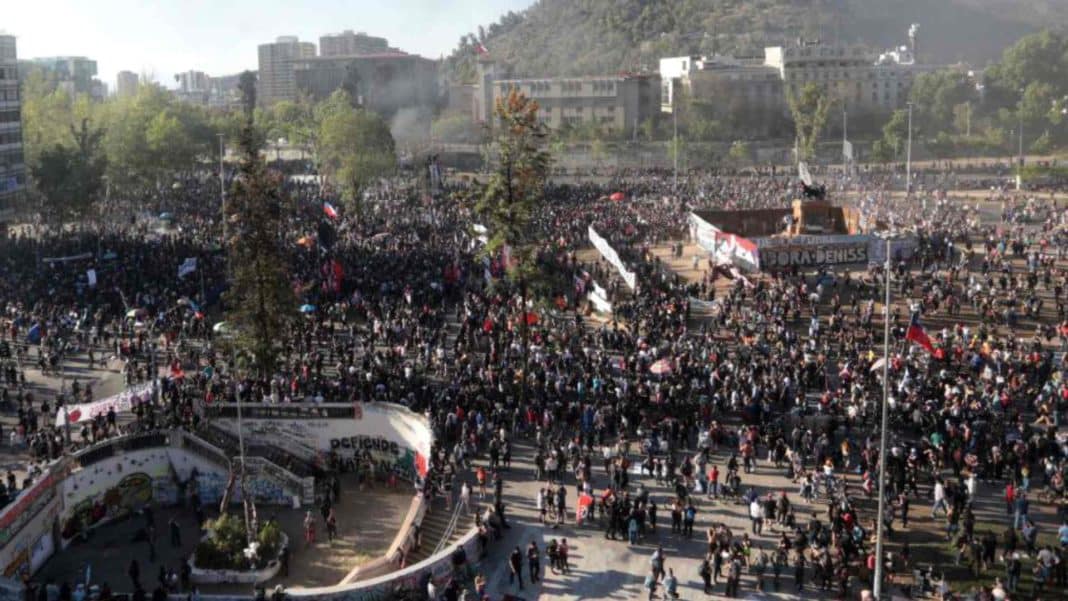 ¡Increíble! El Partido Comunista llama a la presión social para impulsar reformas