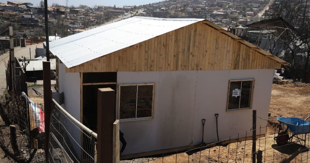 ¡Increíble! Gobierno entrega 131 viviendas de emergencia tras los devastadores incendios en Valparaíso
