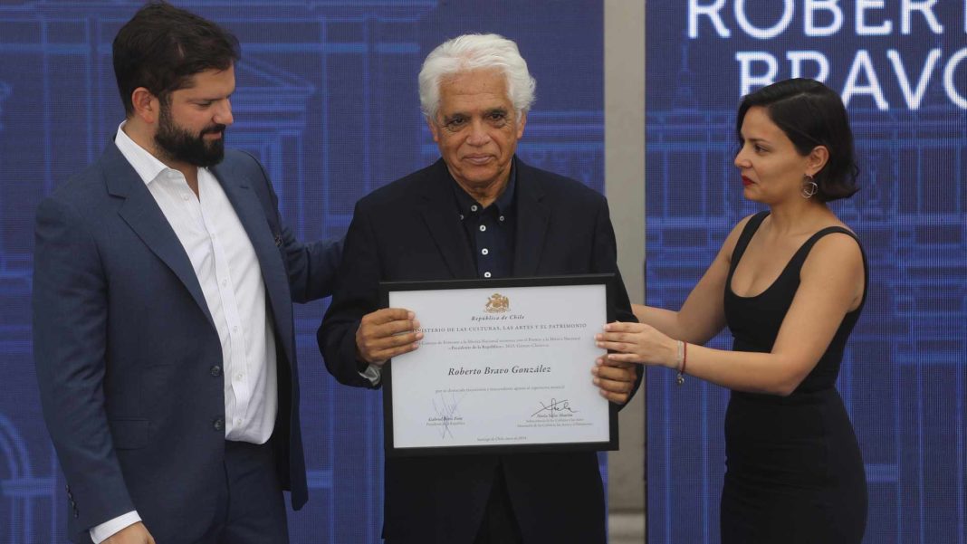 ¡Increíble! Roberto Bravo gana el prestigioso Premio a la Música Nacional Presidente de la República