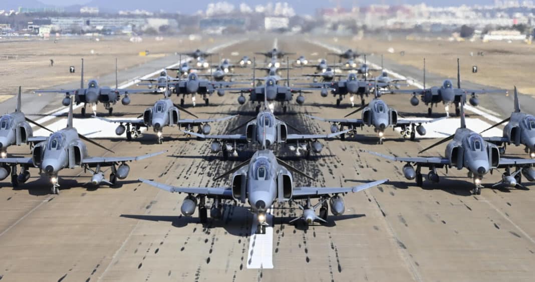 ¡Increíble desfile de aviones de combate en Seúl!