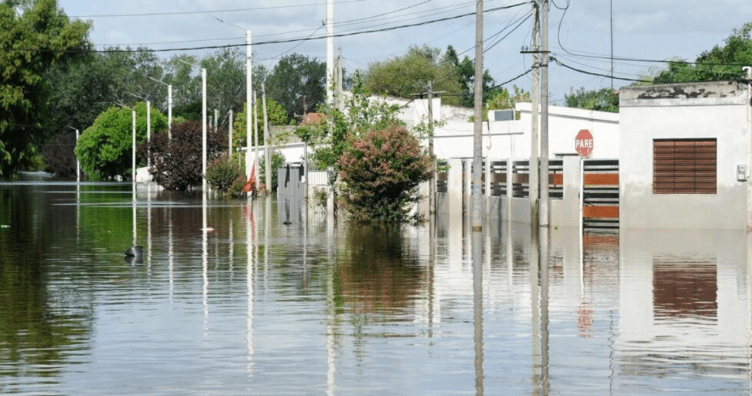 ¡Inundaciones en Uruguay! Más de 6 mil personas desplazadas y en peligro