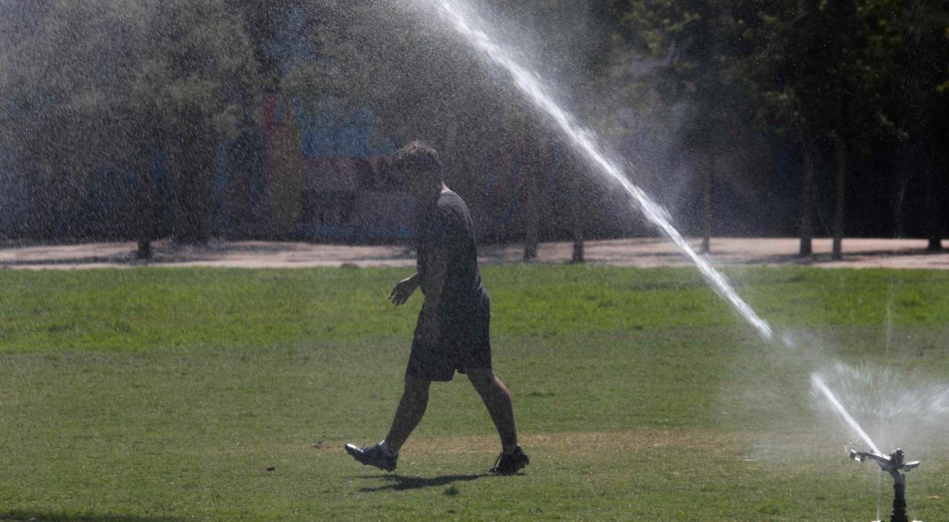 ¡Prepárate para el calor! Pronóstico del tiempo en Santiago para la primera semana de marzo