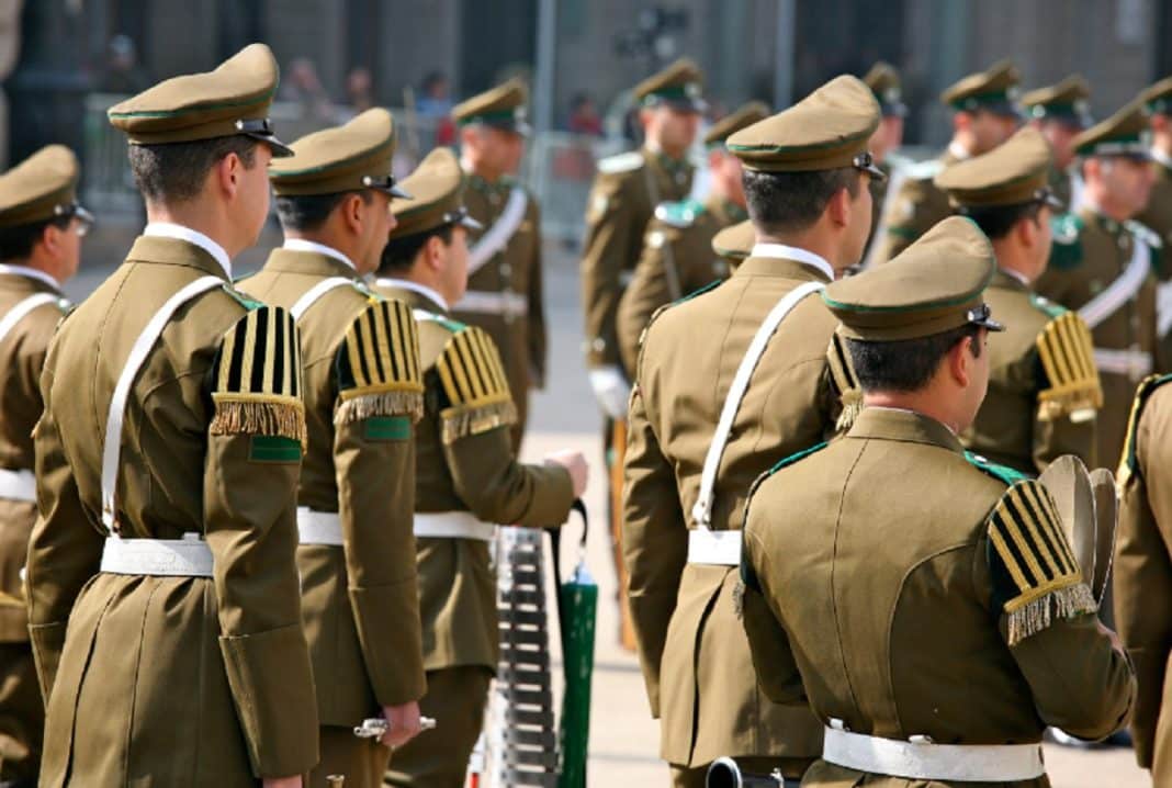 ¡Trabaja en Carabineros y gana más de $800 mil! Descubre las oportunidades laborales para civiles