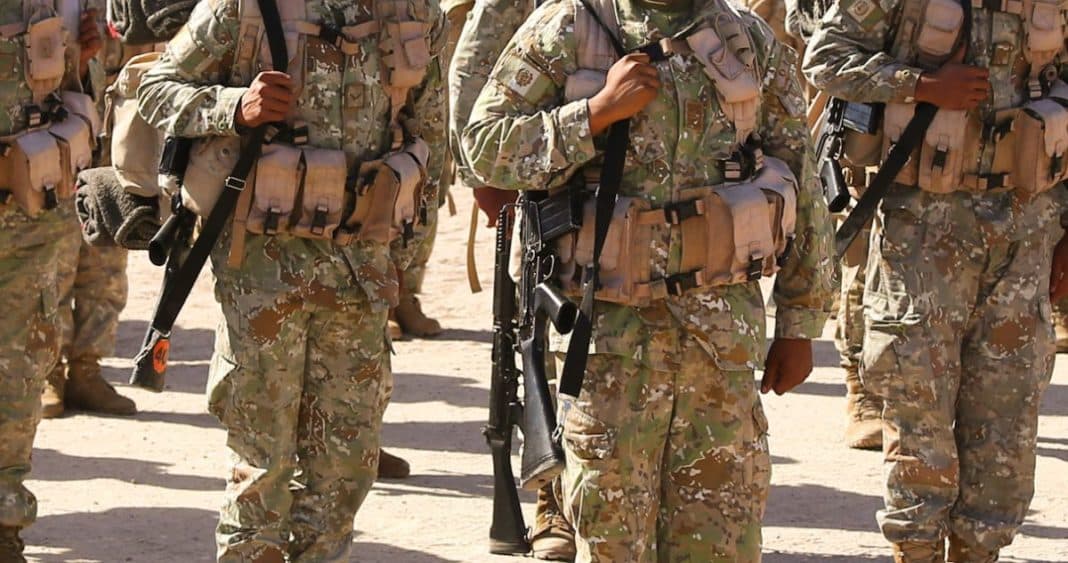 Brote Infeccioso en Regimiento Militar: Joven Fallece y Decenas de Conscriptos Afectados