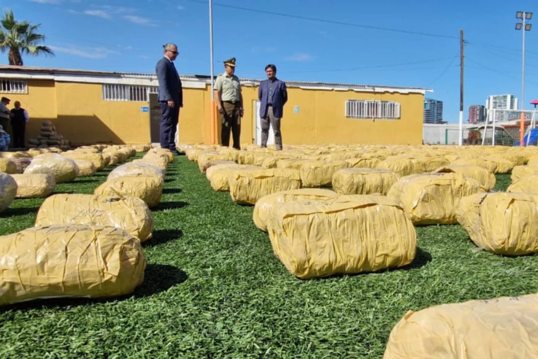 Carabineros intercepta una tonelada de droga avaluada en más de 6 mil millones de pesos