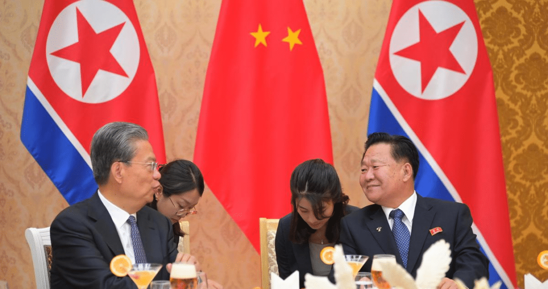 Corea del Norte y China fortalecen lazos en su aniversario 75