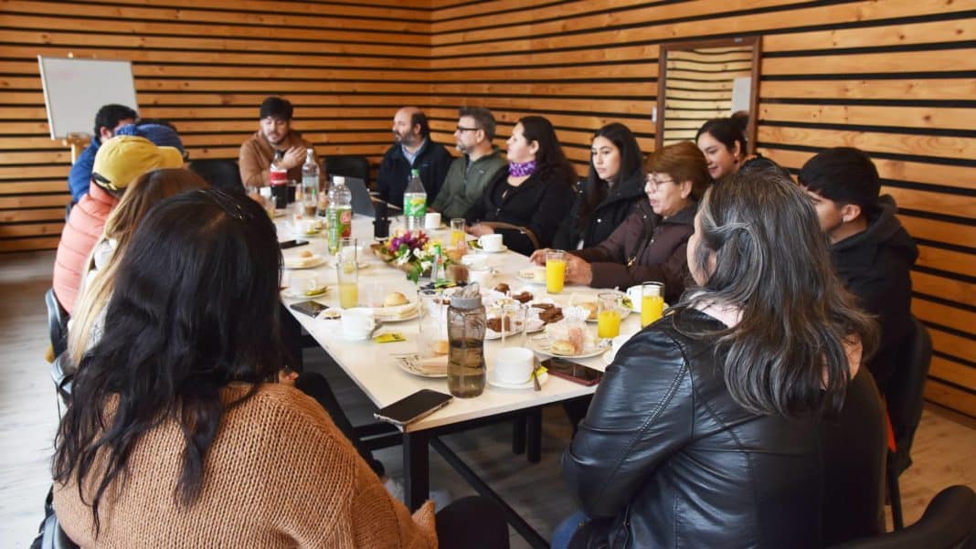 Descubre cómo la Industria Salmonera Está Escuchando Activamente a las Comunidades del Sur de Chile