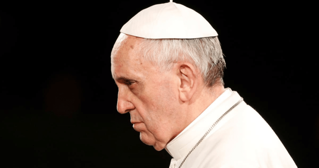 El Vaticano se pronuncia en contra del cambio de sexo y la maternidad subrogada: una violación a la dignidad humana