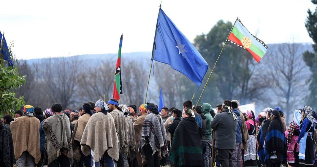 Estudiantes Mapuches Exigen Aumento Urgente en Beneficios Estudiantiles: Claman por Justicia y Equidad