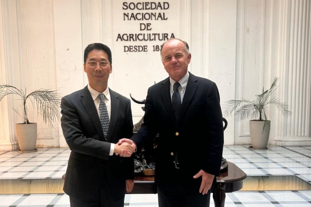 Fortaleciendo Lazos Comerciales: La SNA se Reúne con el Embajador de China en Chile