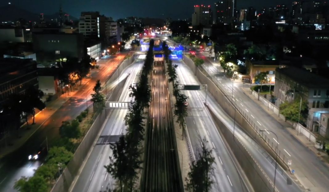 Iluminando la Seguridad: Autopista Central Renueva más de 5.000 Luminarias para Proteger a los Automovilistas