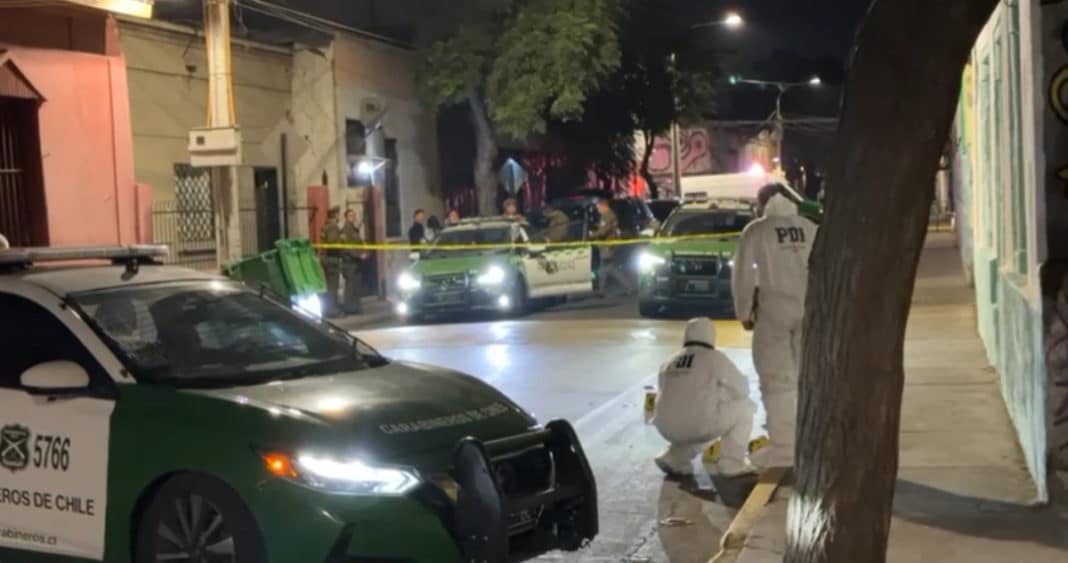 Impactante: Hombre al borde de la muerte tras ser baleado en el cuello desde un auto en Santiago