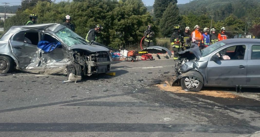 Impactante choque frontal en la Costanera: 1 muerto y caos vehicular