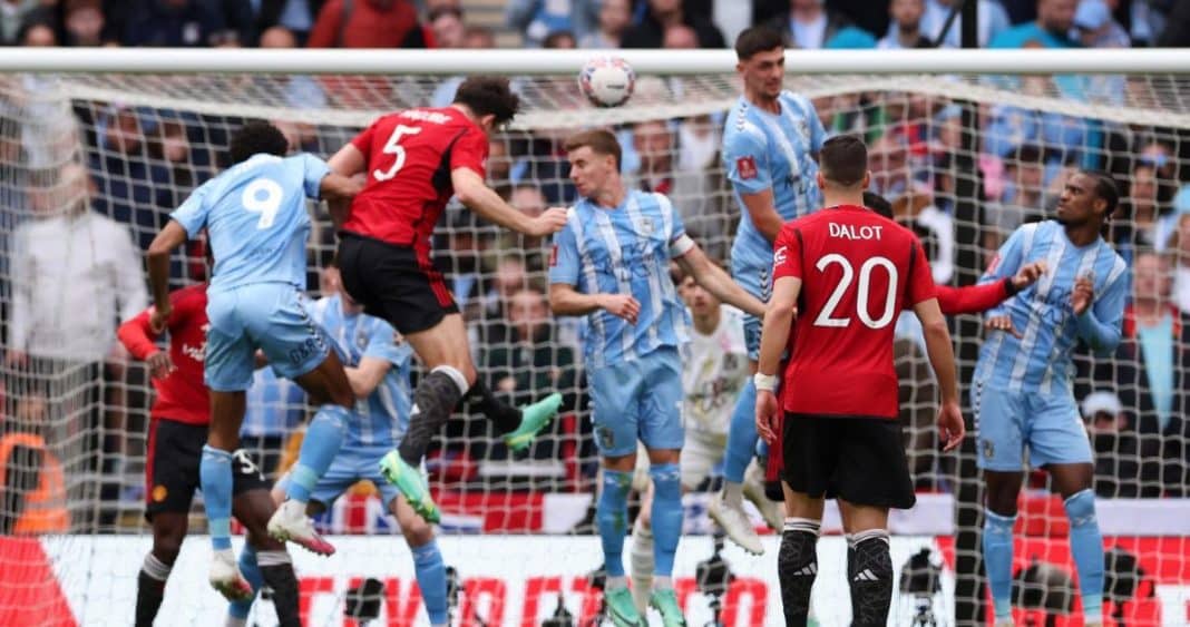 Increíble remontada de Coventry ante el United en la FA Cup: levantó 3 goles, pero Manchester ganó en penales