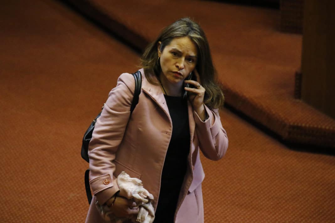 Joanna Pérez: el ascenso de la diputada que complica la llegada del PC a la testera de la Cámara de Diputados