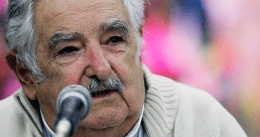 La Inspiradora Historia de José Mujica: Enfrentando el Cáncer con Fortaleza y Optimismo