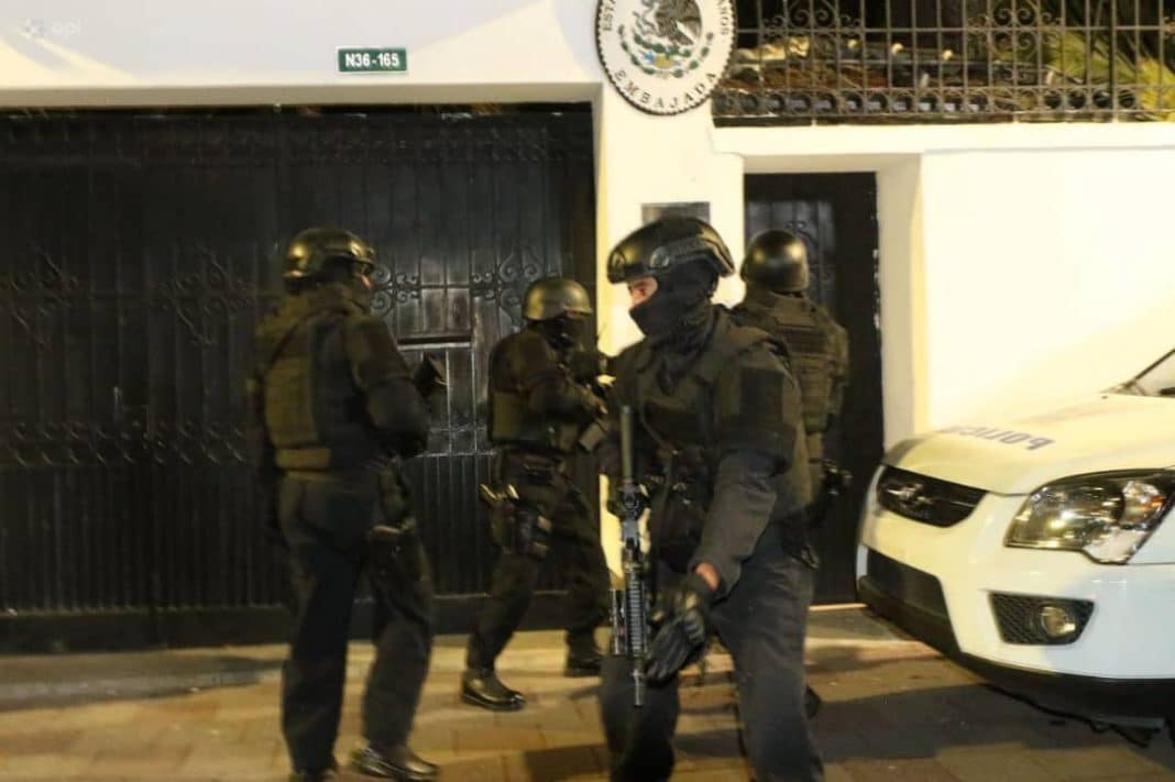 México rompe relaciones con Ecuador tras ataque policial a embajada en Quito