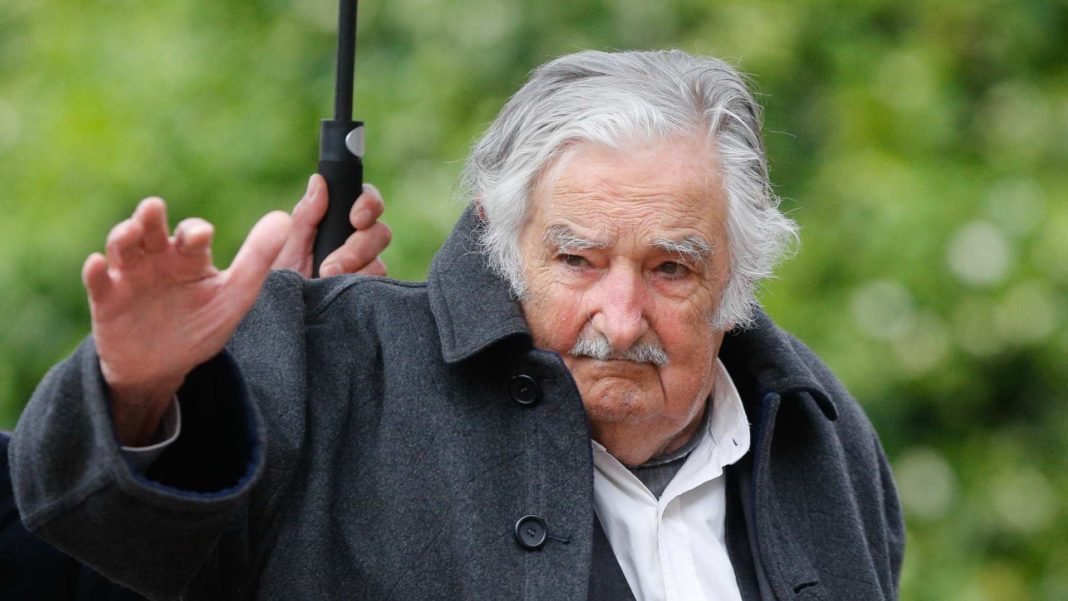 Pepe Mujica Enfrenta un Desafío de Salud: Descubren un Tumor en su Esófago