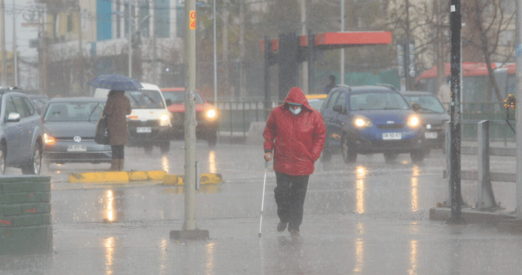 ¡Alerta! Clases suspendidas en Puerto Montt y Chiloé por sistema frontal